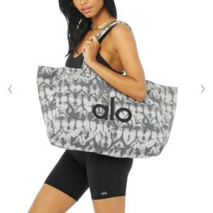 Alo Yoga Shopper Tote